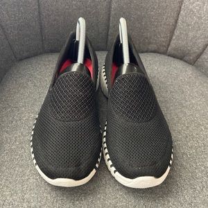 SKECHERS “GOGA” Black Go Walk Slip-On Sneakers Size 8